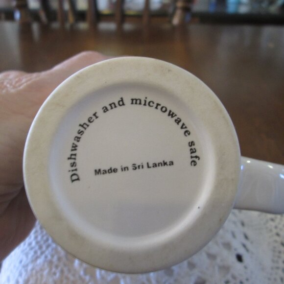 Hallmark Marjolein Baston mug "Friendship plants a garden of flowers in our corn - Picture 6 of 9